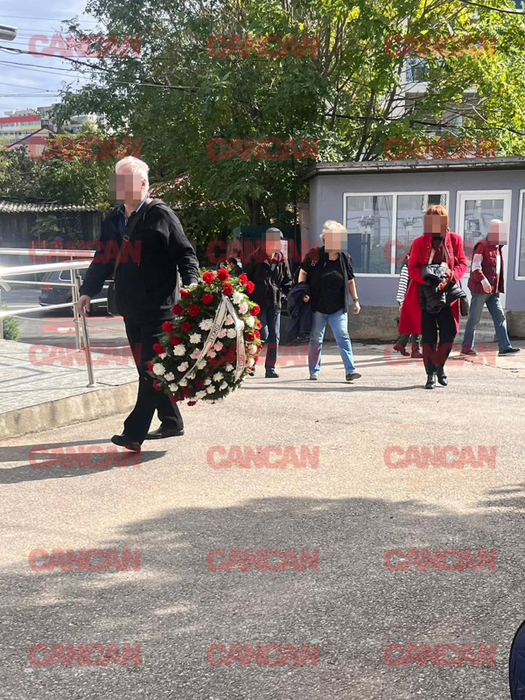 Primele imagini de la priveghiul Marinelei Chelaru. Sicriul cu trupul neînsuflețit al regretatei actriţe, depus la capelă