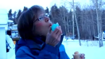 Ce se intampla cand faci baloane de sapun la -45 de grade Celsius! VIDEO