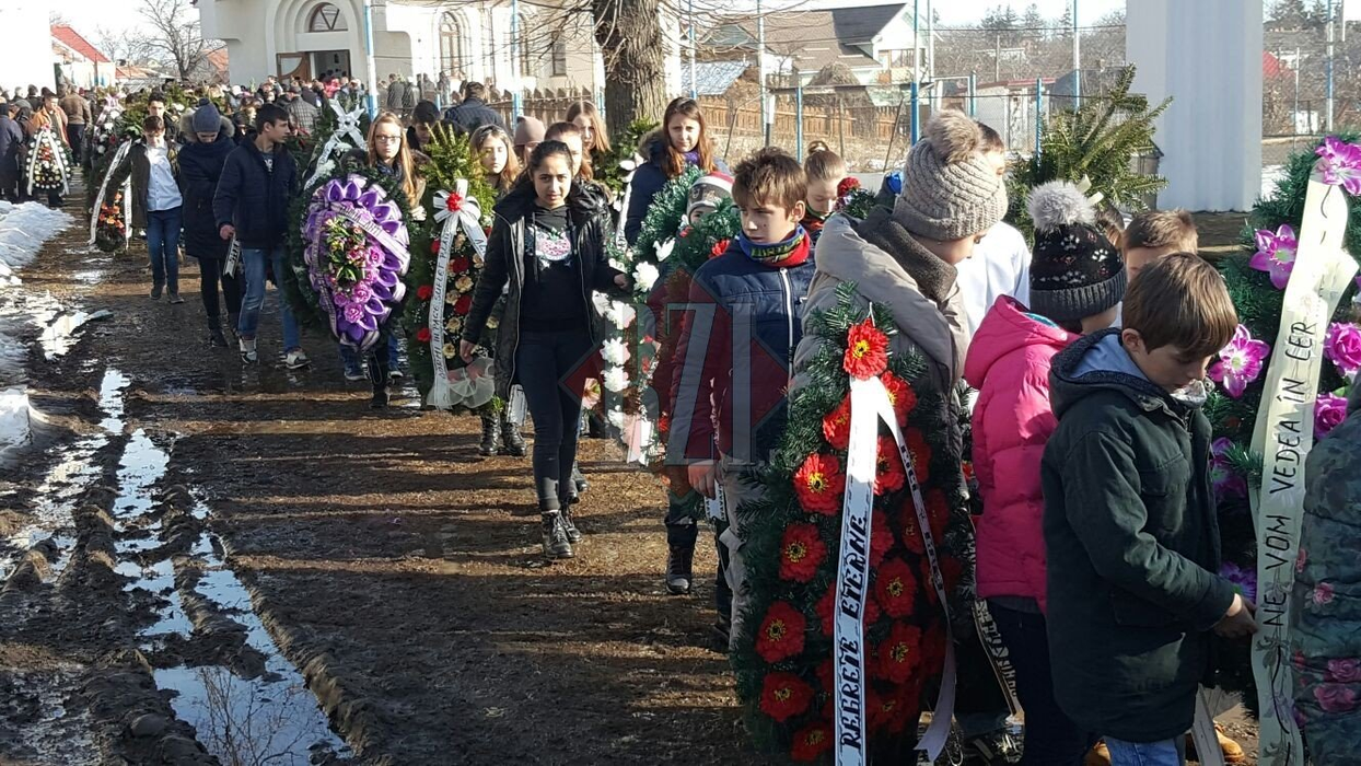 Primarul din Iaşi şi-a condus soţia pe ultimul drum! Imagini dureroase de la înmormântare