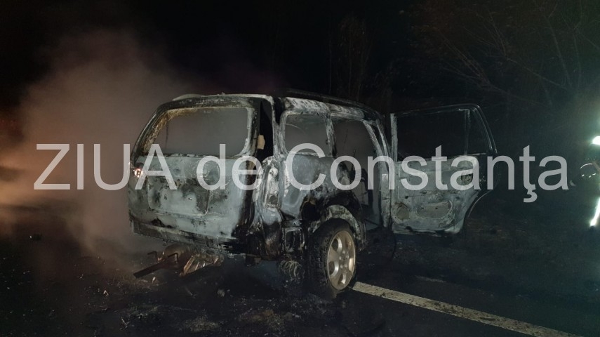 Trei persoane rănite după ce un autoturism și un microbuz s-au ciocnit, în Constanța