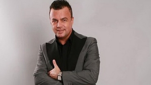 "Schema" unei nopti de iarna cu Adrian Enache! Uite cum le dribleaza in continuare pe cele doua femei din viata lui...