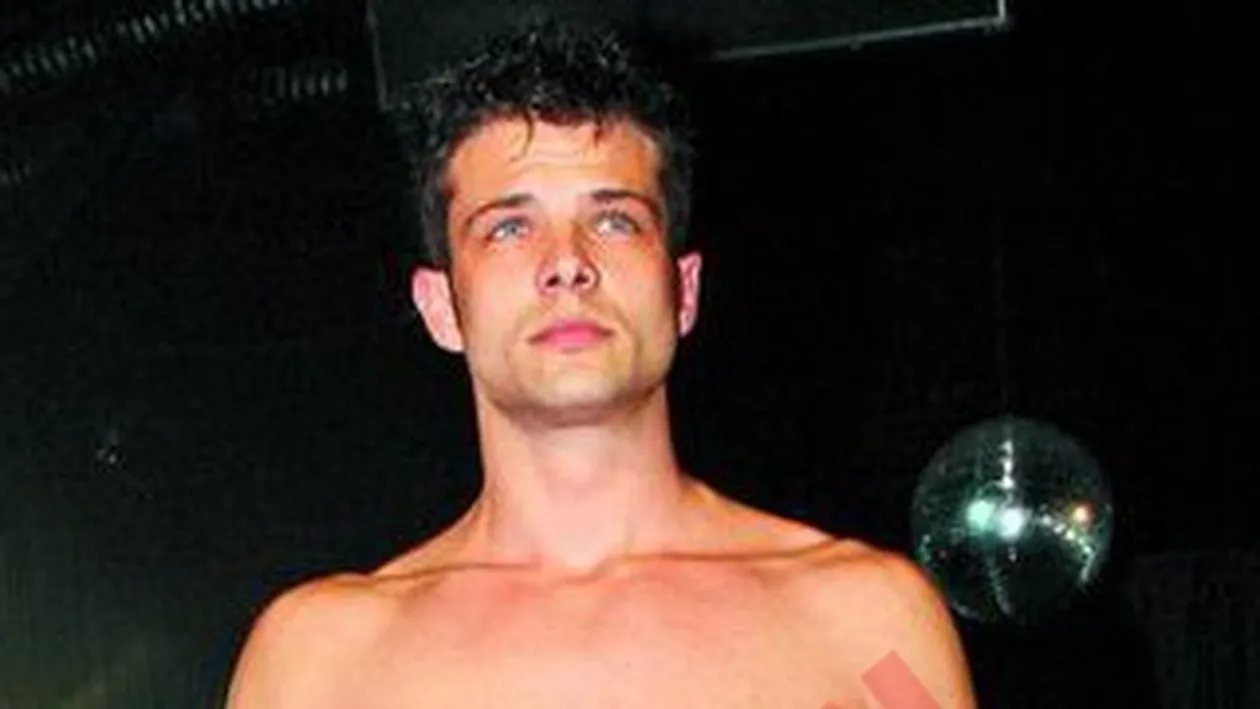 VIDEO Cu ei se lupta Ricky la Mister World