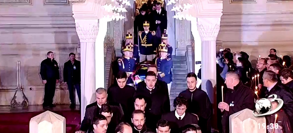 Ce s-a întâmplat azi la Palatul Elisabeta! Membrii Casei Regale, într-o ipostază rară la o săptămână după ce Regele Mihai a fost înmormântat