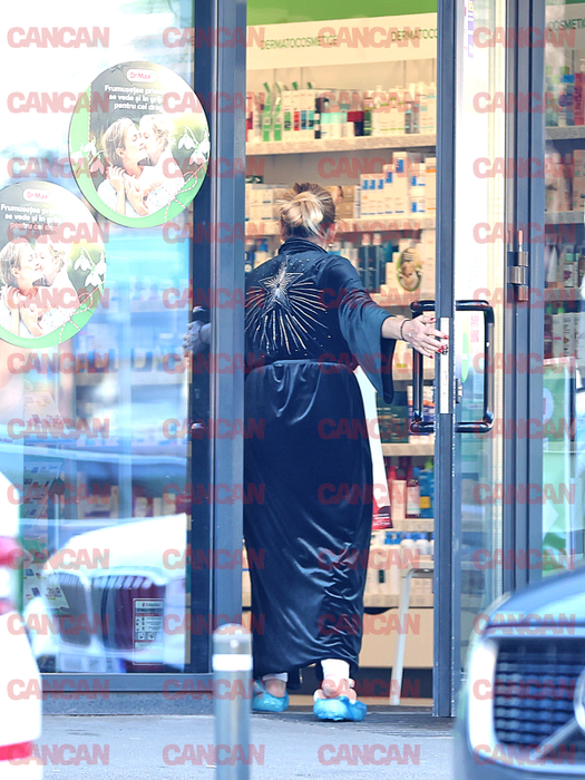 Melania Dobre s-a dus la farmacie