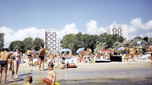 Mamaia a intinerit! Vezi cum arata statiunea in 1980 si cum a inflorit in 2012!
