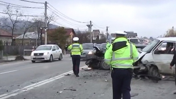 Tragedie în Sălaj. Beat la volan şi fără carnet, un tânăr a ucis un om şi a rănit alţi doi