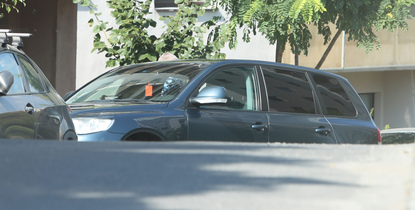 Alin Mastan a coordonat din umbră jandarmii la mitingul Diasporei. Bossul în cârjă are Touareg de serviciu și "bodyguard"!