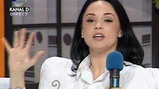 Andreea Marin continua razboiul cu Adriana Nicolae: "Cine face copii prin vecini sa isi asume"