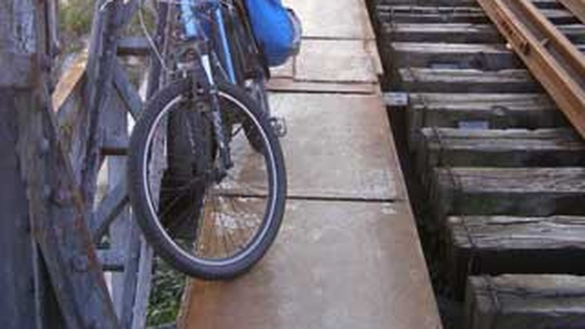Un biciclist a fost accidentat mortal de un tren personal!