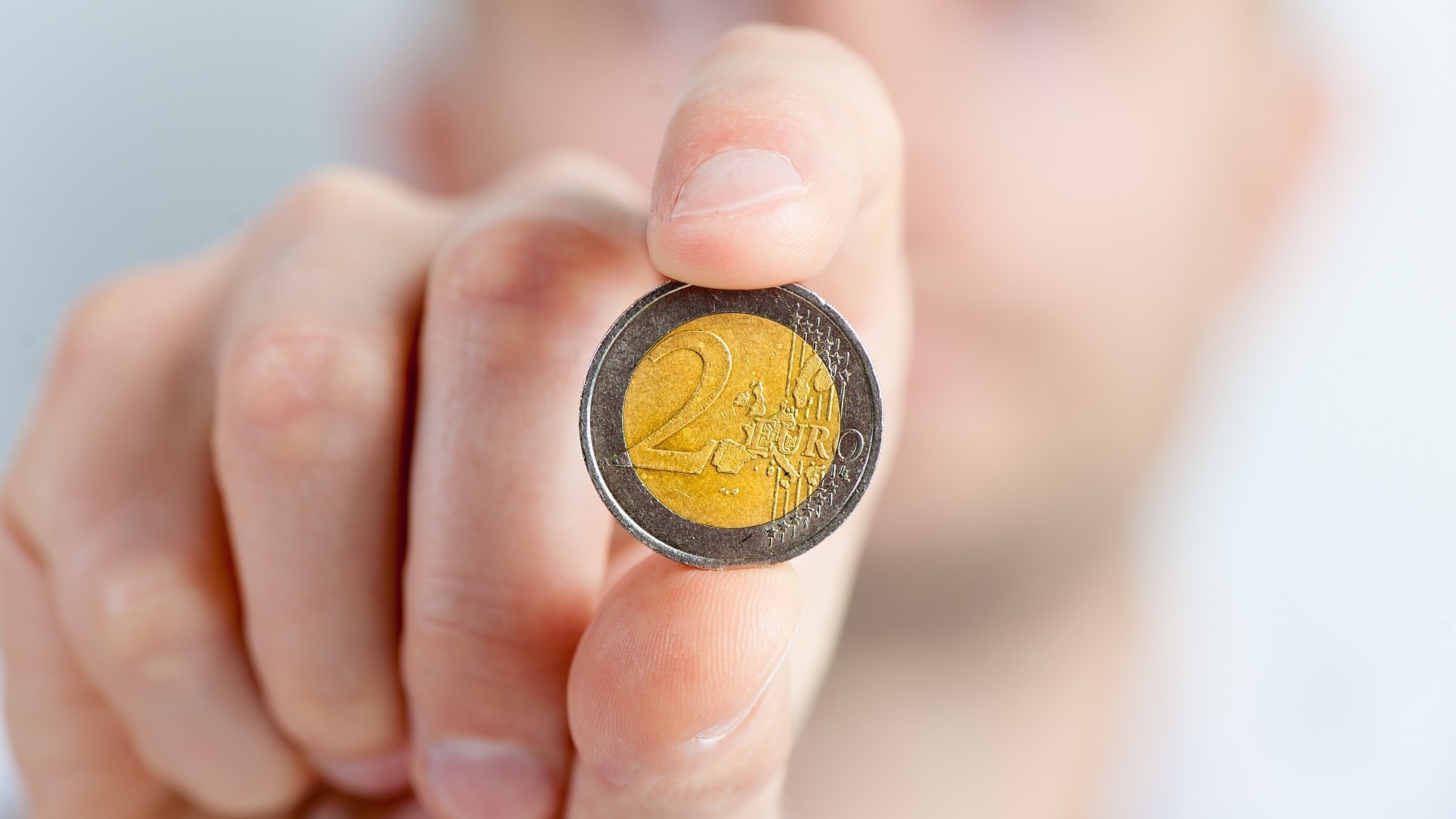 Curs valutar vineri, 9 iulie 2021. Euro a atins un nou maxim istoric