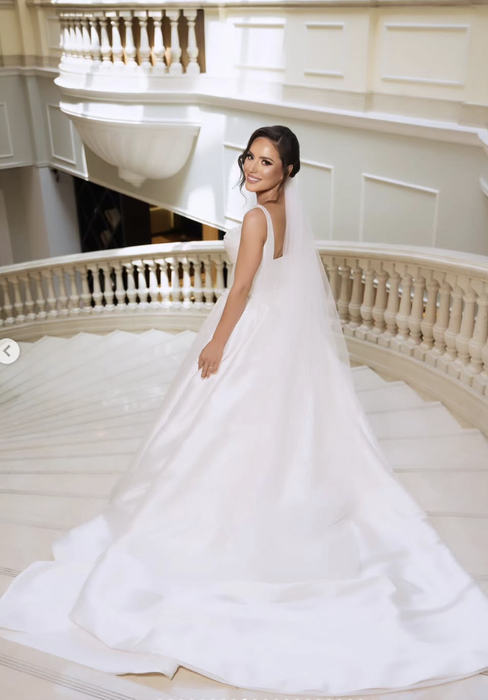 Finalistul Românii au talent și fosta prezentatoare METEO de la Prima TV s-au căsătorit religios! Primele imagini de la nunta lui Valentin Luca și Roxana Ghiorghian