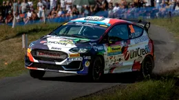 Cine este tânăra din România care și-a făcut loc printre piloții Campionatului European de Raliuri