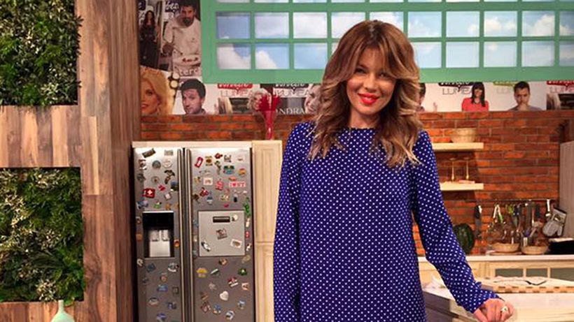 Gina Pistol e „cocos” in casa lui Alin! Blonda e fata buna la toate