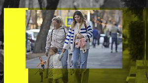 Imagini de colecție cu Gina Pistol cu micuța de mână! Iubita lui Smiley și-a arătat odorul în Floreasca: ”O dulceață!”