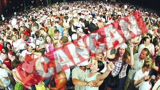 Record de saruturi in Ungaria