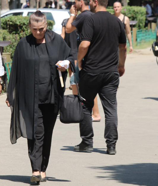 Fiica lui Marius Ţeicu, condusă pe ultimul drum! Imagini LIVE de la înmormântare