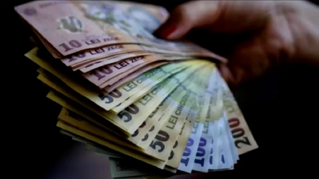 Românii care iau primă de MURĂTURI! Cine încasează extra 2.000 de lei