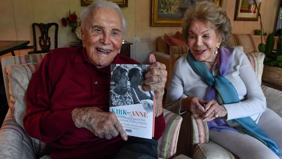 Ea este femeia pe care Kirk Douglas a iubit-o timp de 65 de ani