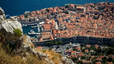 Orașul din Europa sufocat de turiști! 6,5 milioane de vizitatori și doar 40.000 de localnici