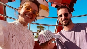 Cântăreața Katie Melua a anunțat că este însărcinată la 41 de ani în cel mai estival mod