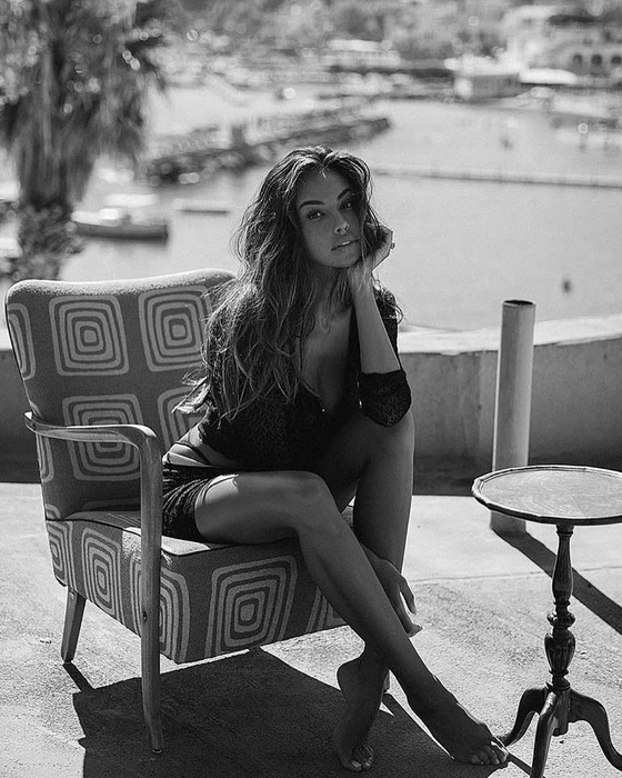 Mădălina Ghenea a părăsit România și s-a stabilit cu fiica ei la Milano