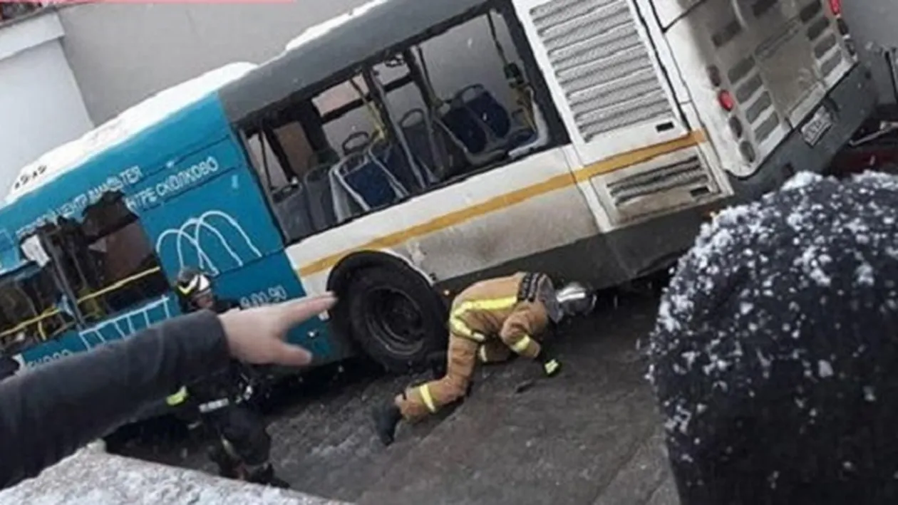 VIDEO / ALERTĂ în Moscova! Un autobuz a intrat cu viteză într-o mulţime: cel puţin 5 morţi şi 15 răniţi
