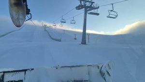 Iarna lovește din nou! Pârtiile din Sinaia închise a doua zi la rând din cauza vremii extreme. Când se vor redeschide?