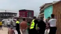 Scene ireale în stațiunea Costinești. Doi turiști au fost încătușați după o bătaie ca în filme cu jandarmii