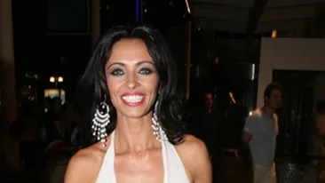 Cosmina Pasarin: O cina romantica are urmatoarele ingrediente: dragostea, apoi vinul rosu si mancarea delicioasa