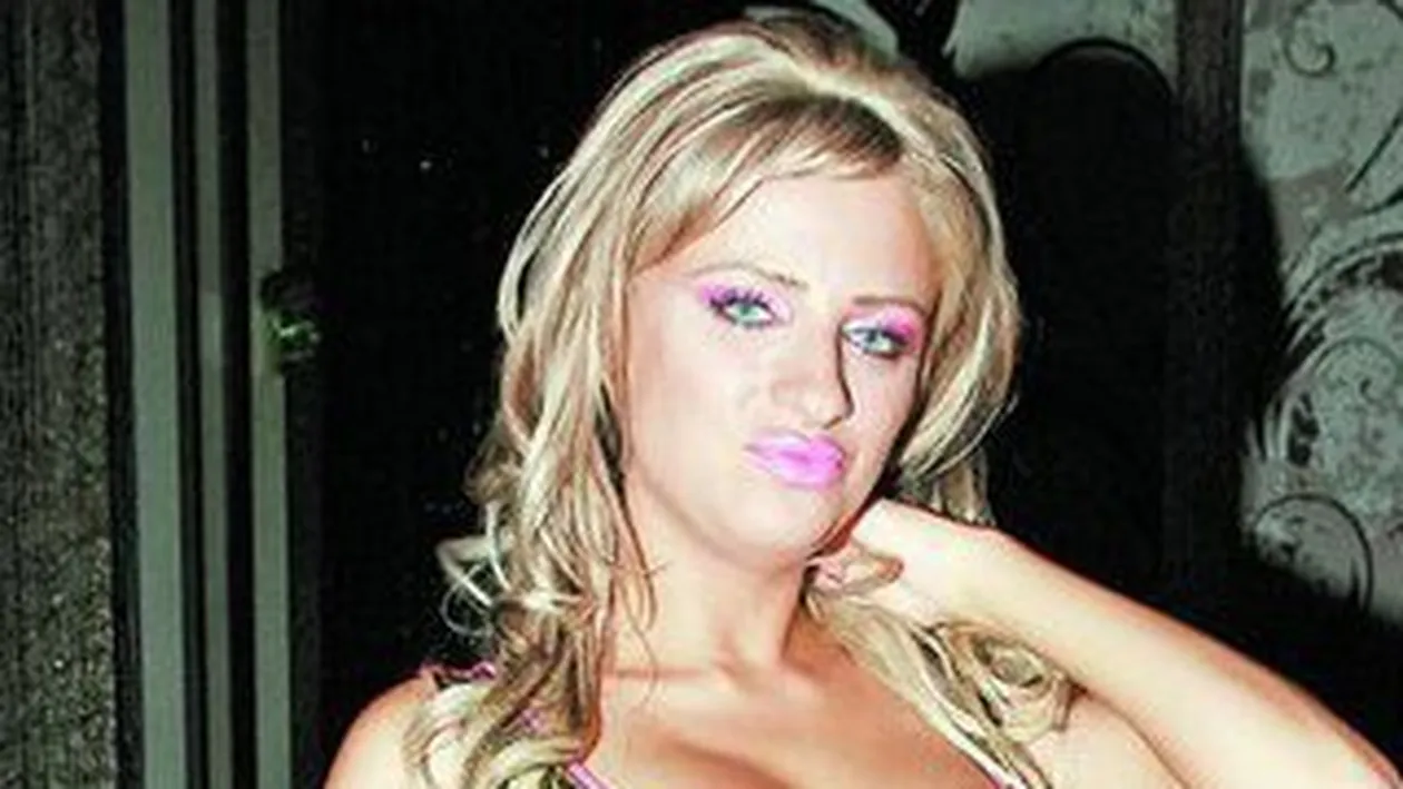 Sanzi renunta la numarul personalizat al masinii: Politistii ma opresc numai ca sa-mi vada sanii!