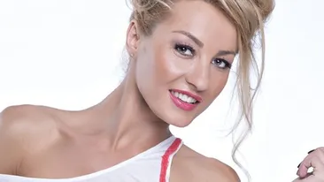 Asistenta lui Razvan si Dani e complet diferita de Cruduta si Vancea. In loc sa bata cluburile si mall-urile, Flavia merge la...