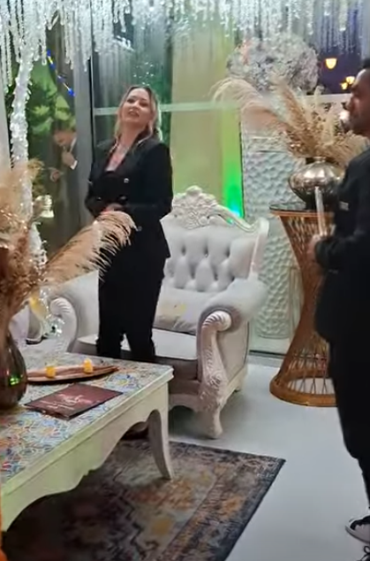 Bănel Nicoliță s-a afișat alături de iubita lui/ Sursa foto: Captură video Youtube