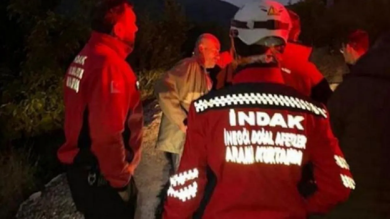 De-a râsu'-plânsu'! Un bărbat dat dispărut s-a alăturat echipei de salvatori care îl căuta