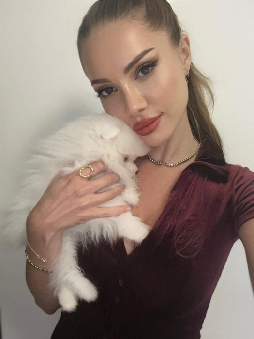 Otilia Bilionera, ”spectacol” într-un costum de baie minuscul. Cu cine s-a distrat blondina pe plajă, la Mamaia