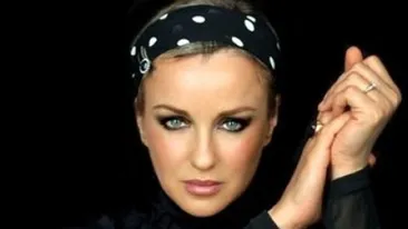 Esti ca vinul, mai bună pe zi ce trece. Ce vedetă trecută de 40 de ani a oprit timpul in loc si reuseste să arate atât de bine?