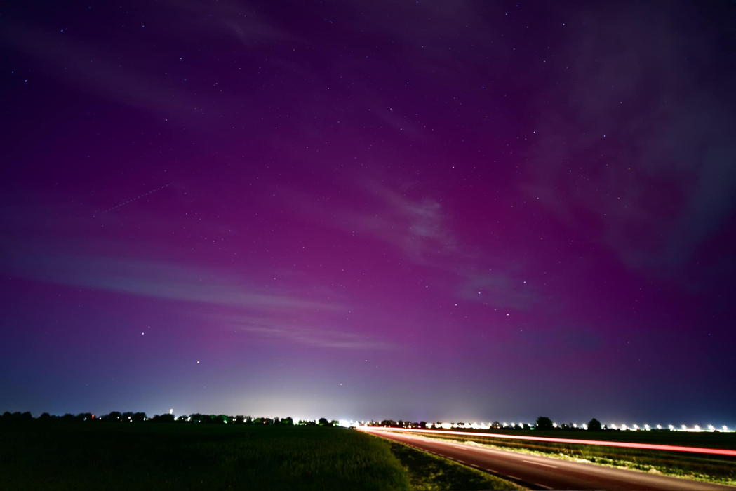 Aurora boreală pe cerul României / Foto: Facebook Lucian Mîndruță