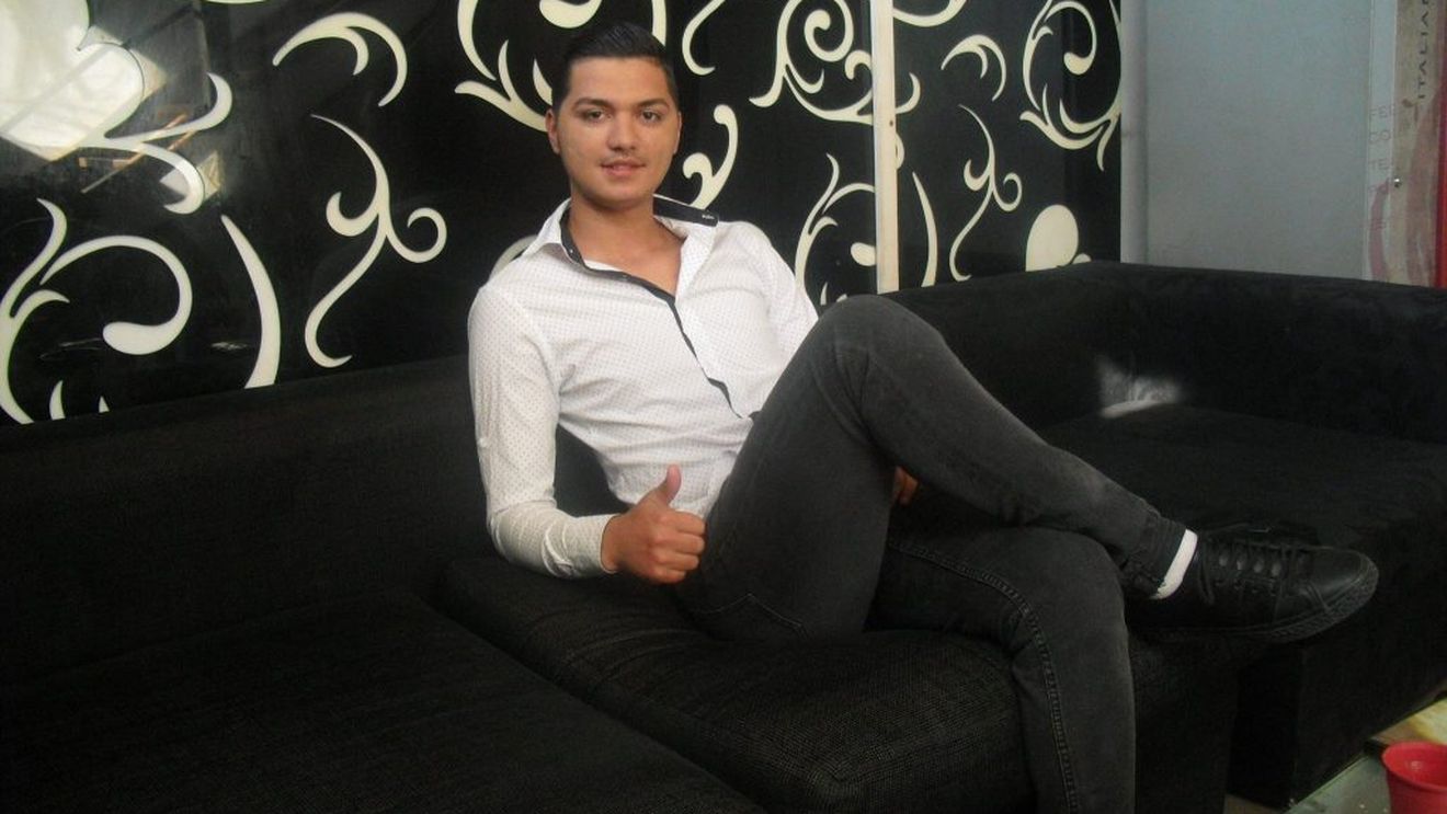 Incredibil. Vlogger celebru, terorizat de unul dintre liderii Duduienilor: „M-a pus să stau în genunchi și...”