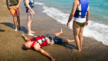 Pretendentii Burlacitei se intrec pe mare pentru a-i cuceri inima: Pentru sirena noastra, orice!