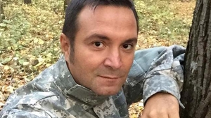 Tanara ASTA a blocat traficul din Capitala! Soferii au urmarit-o atunci cand au vazut-o cum arata!