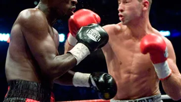 Manusile cu care Bute l-a invins pe Mendy au fost scoase la licitatie