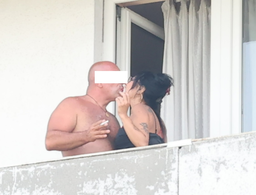 Milionarul, soț al celebrei cântărețe, și Ioana Popescu, în celebra scenă a balconului (Foto: CANCAN.RO)