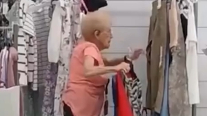 Pensionara de 92 de ani care merge zilnic la serviciu: „Trebuie să plătesc chiria, rata la mașină”