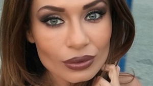 ANDRA TRANDAŞ suferă după ce a „rupt-o“ cu moştenitorul BGS. Cunoscuta prezentatoare TV se „vindecă“ de depresie la LOFT