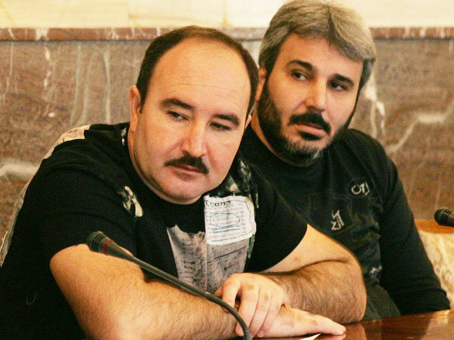 Fraţii Cămătaru au fost băgaţi la închisoare de procurorul Sîntion