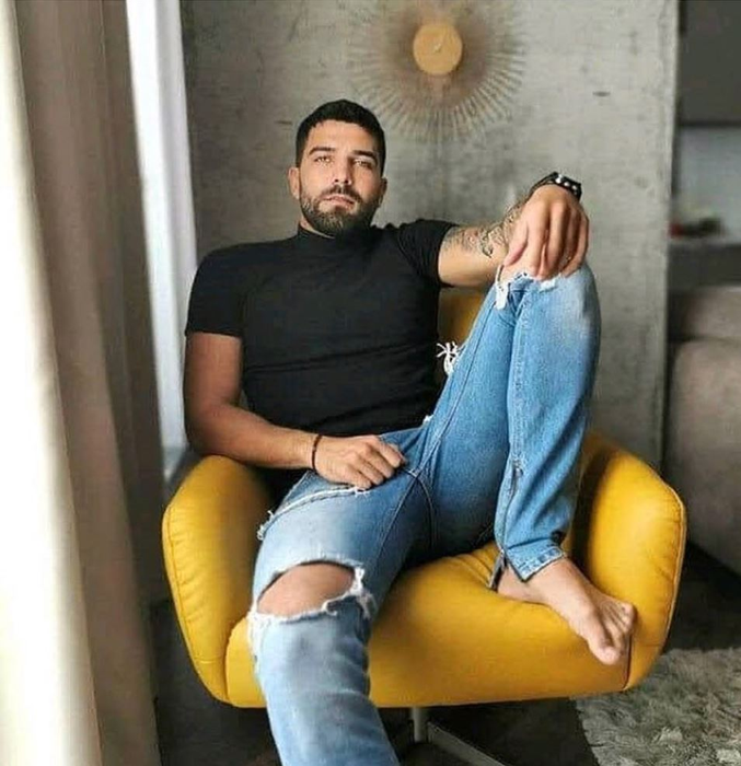 ”Lunetistul” a fost disputat de trei femei, dar se însoară cu a patra! (Foto: Instagram)