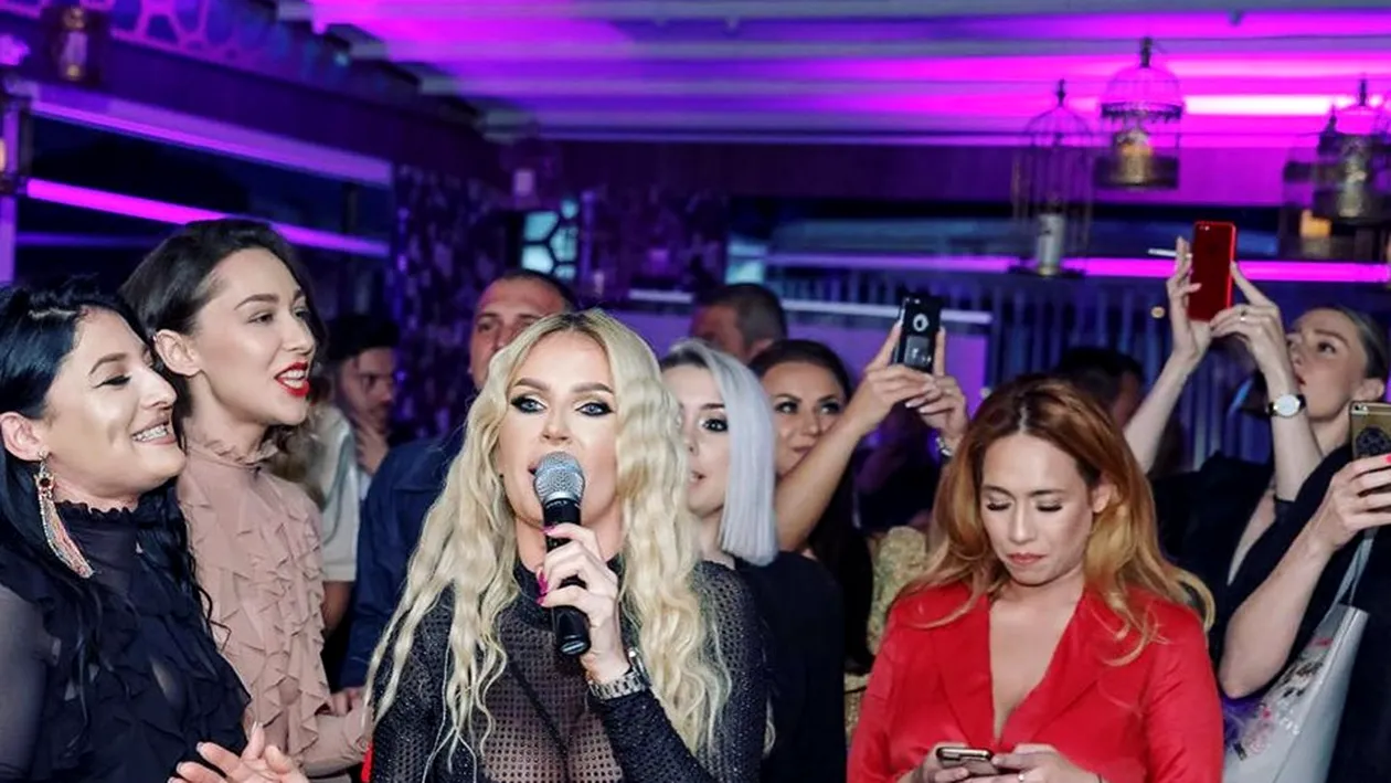 Andreea Banică, probleme cu fiica ei! A plecat în excursie și s-a întors… O lăsase pentru prima oară!