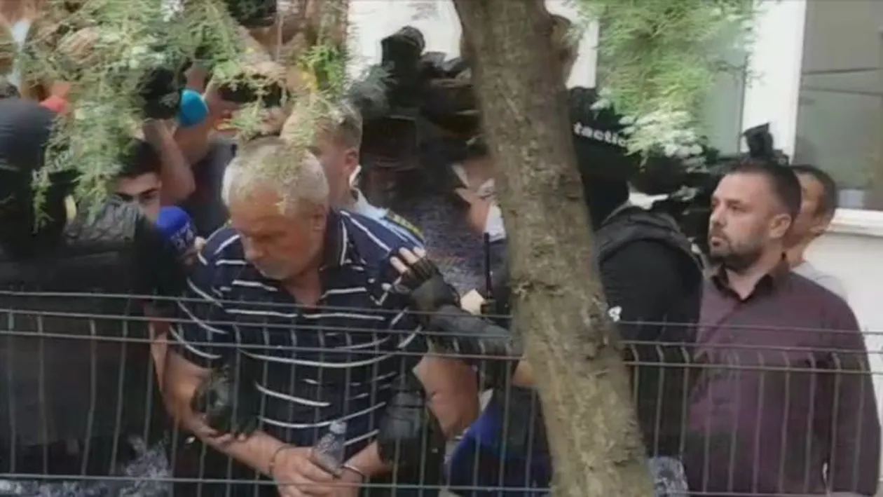 Vecinul lui Gheorghe Dincă: “Am simţit miros de cârpă arsă. I-am cerut betoniera şi mi-a dat-o!”