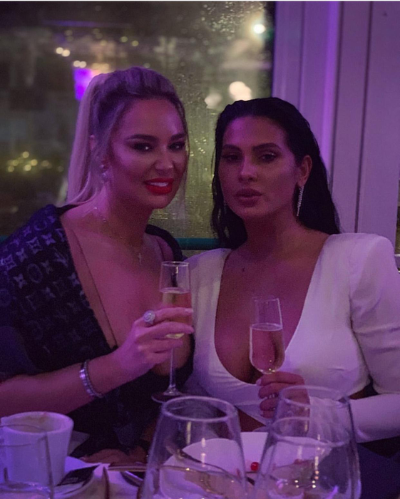 Roxana Dobre, apariție fermecătoare la botezul fiului ei Simon