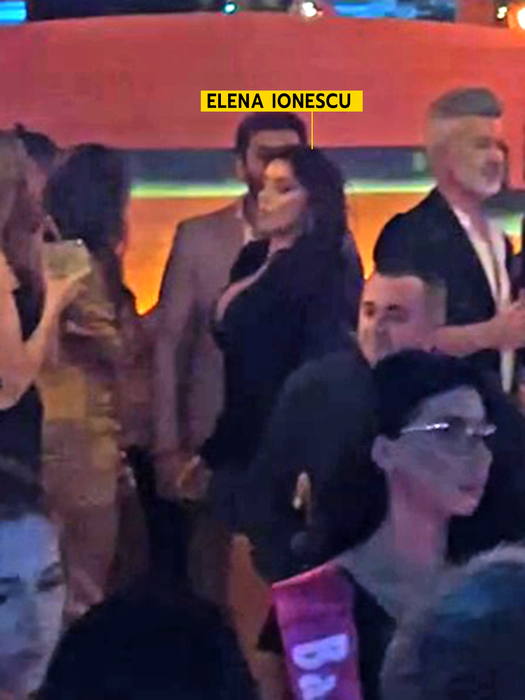 Elena Ionescu, super-sexy în club, alături de prieteni (Foto: CANCAN.RO)
