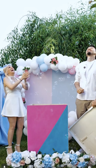 Fetiță sau băiețel? Anisia Gafton a făcut gender reveal